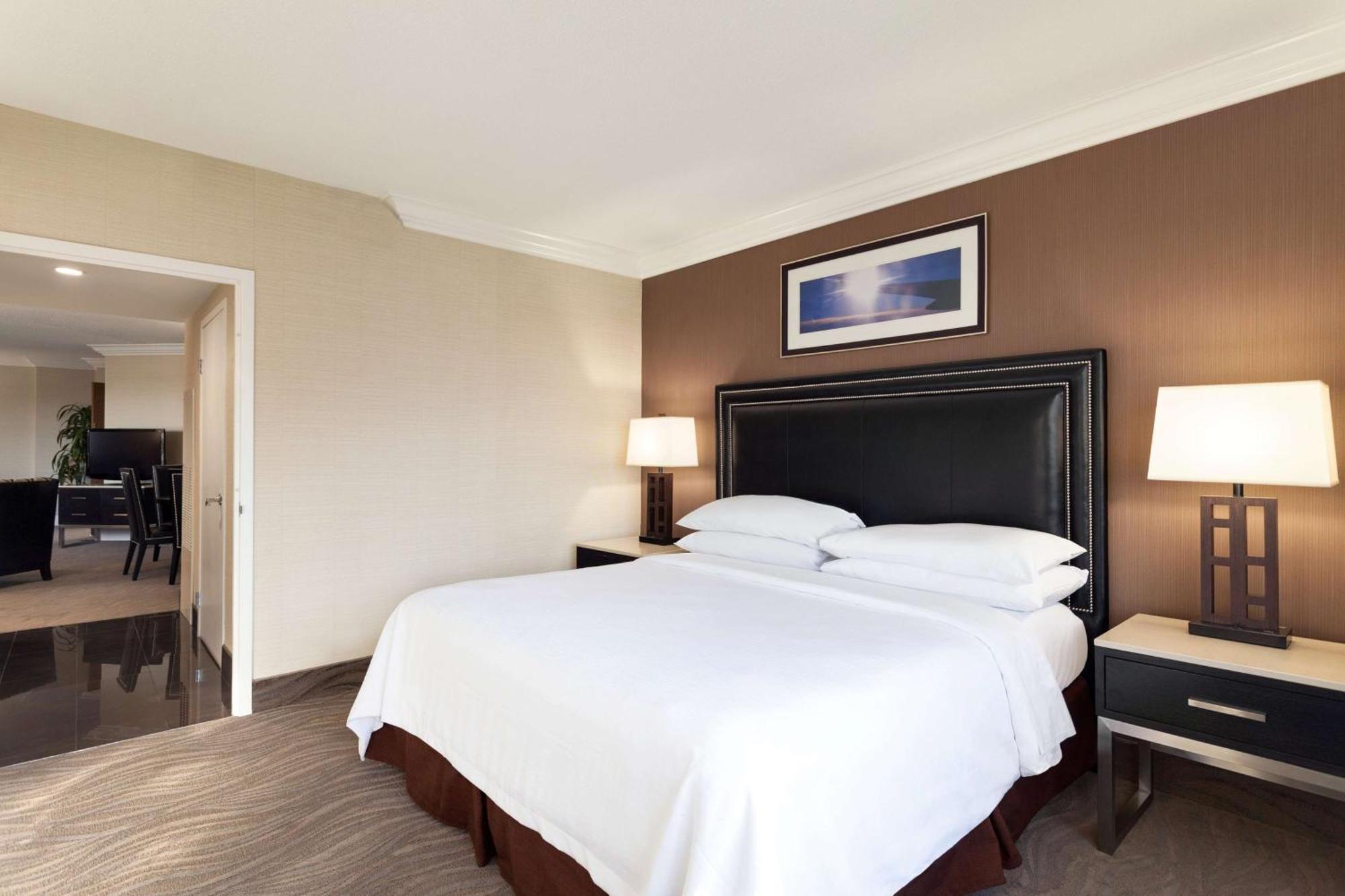 Embassy Suites By Hilton Irvine Orange County Airport Buitenkant foto